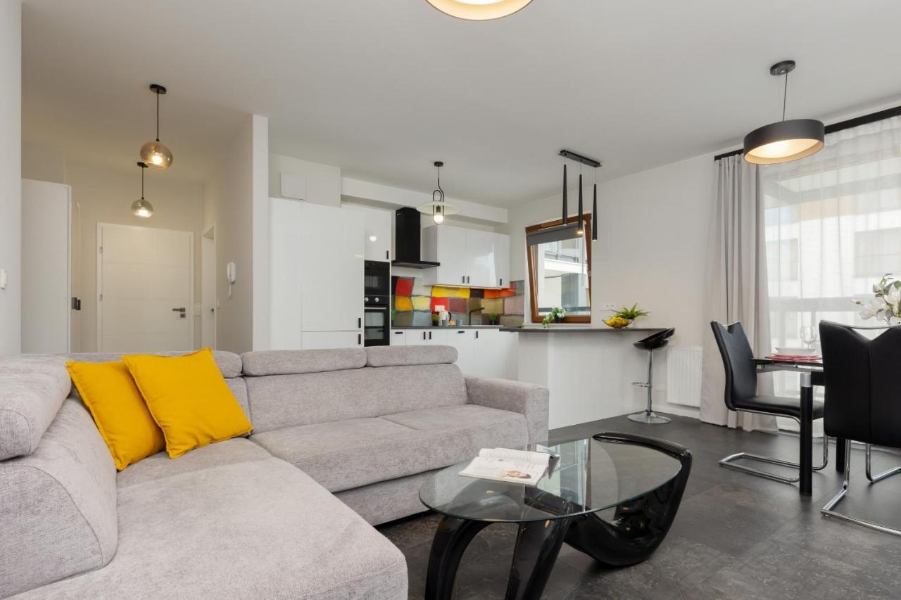 Apartment Center Grzybowska 85 With Parking By Renters *